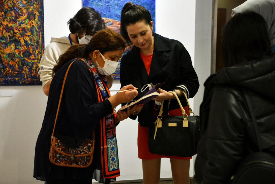 Özgen Ulukutlu “Renkler Belirirken” Resim Sergisi İKÜSAG’da Açıldı 