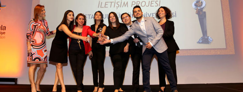 İstanbul Kültür Üniversitesi İletişim Sanatları Bölümü öğrencilerimizin TÜHİD’den aldığı ödül