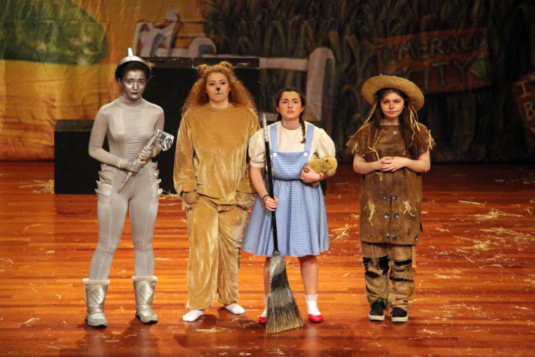 “The Wizard of Oz (Oz Büyücüsü)” Tiyatro Oyunu
