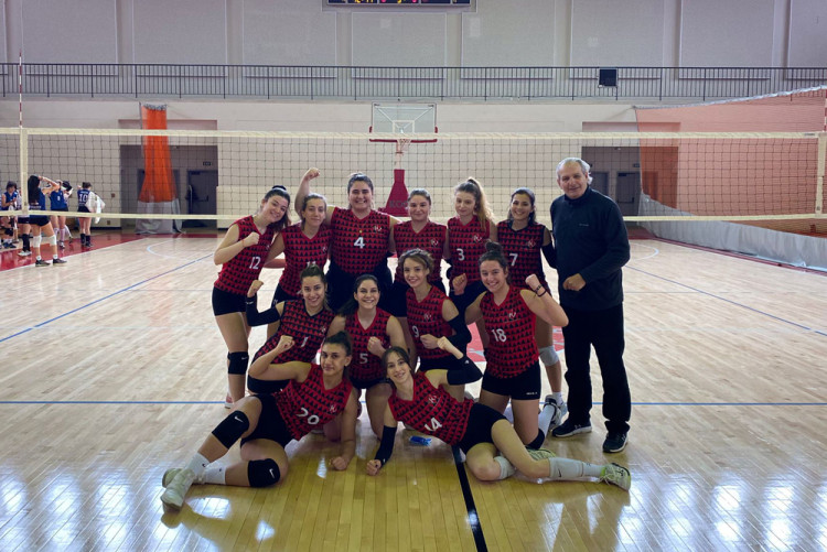 Kadın Voleybol Takımımız Play-Off’lara Kaldı