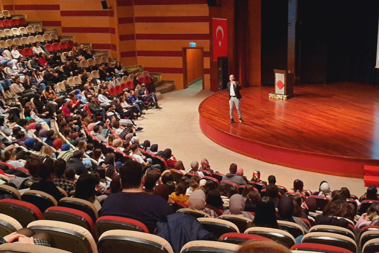 "Cem Öğretir ile İletişim Akademisi"