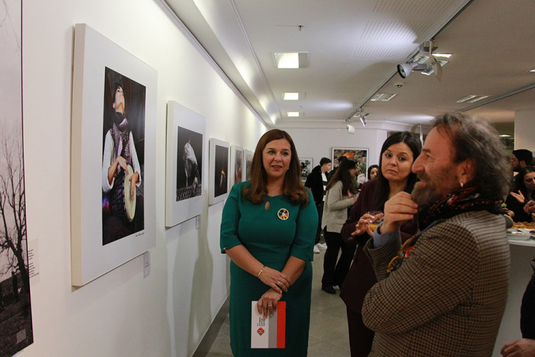 Ceyhun Atuf Kansu Şiirleri Eşliğinde “KADIN” Fotoğrafları Sergisi İKÜSAG’da Açıldı 