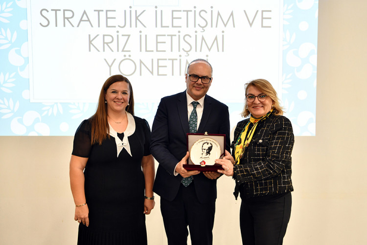 Doç. Dr. Bora Bayraktar