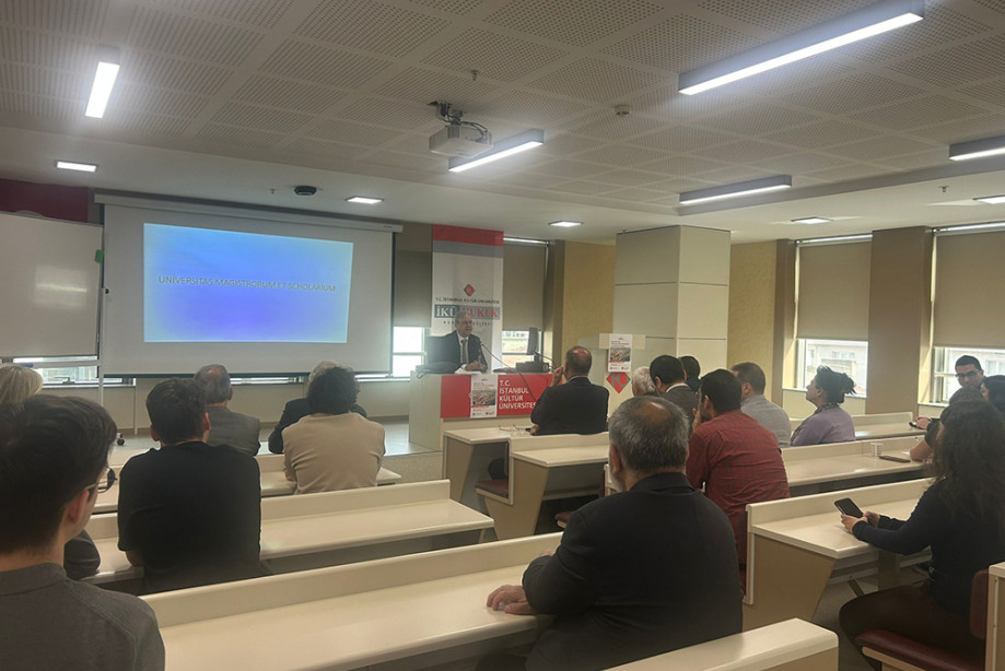 "İstanbul'da Dünyanın İlk Üniversitesi ve Hukuka Katkısı" Konferansı
