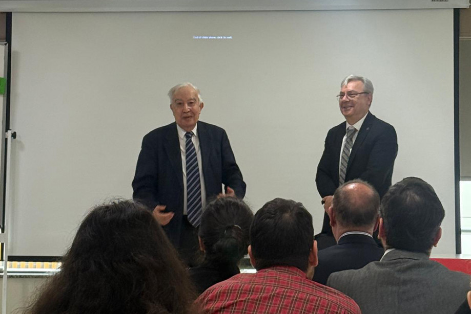 "İstanbul'da Dünyanın İlk Üniversitesi ve Hukuka Katkısı" Konferansı